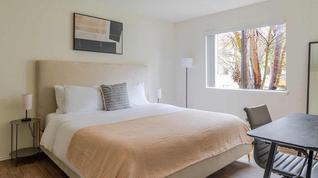 Photo of Bedroom in Shoreline West