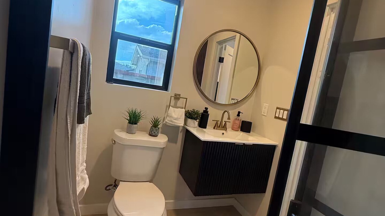 Photo of Bathroom in Lincoln Acres