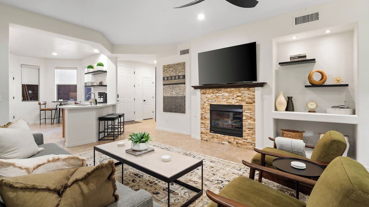 Photo of Livingroom in Kierland
