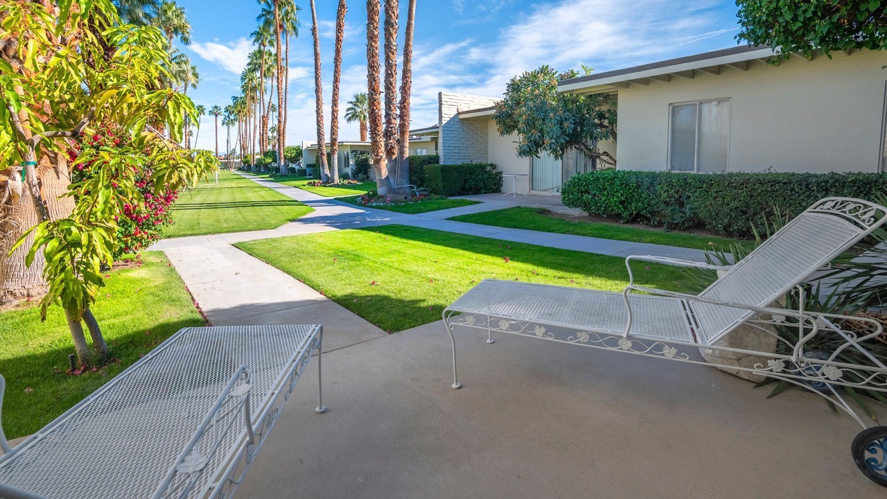 Photo of Patio Balcony in Araby Commons