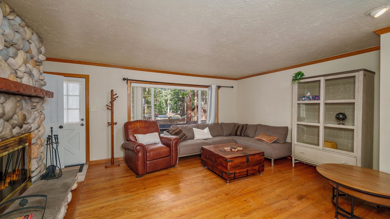 Photo of Livingroom in Sierra Tract
