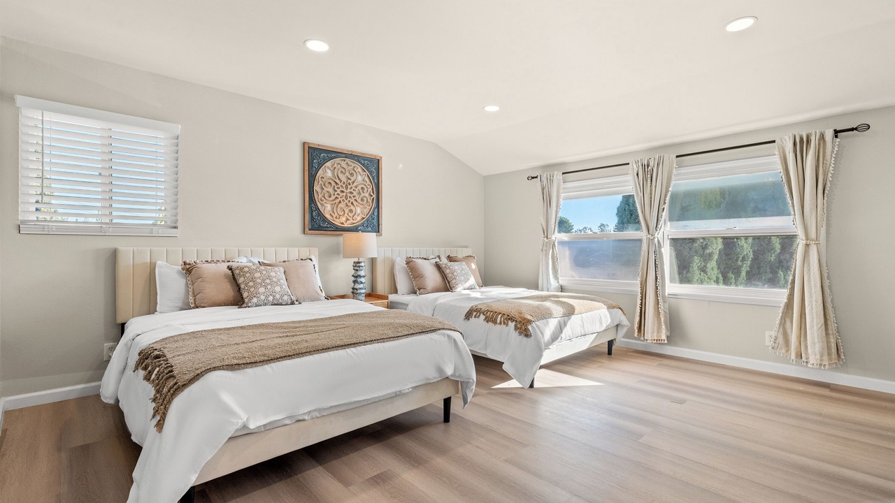 Photo of Bedroom in Lake Forest