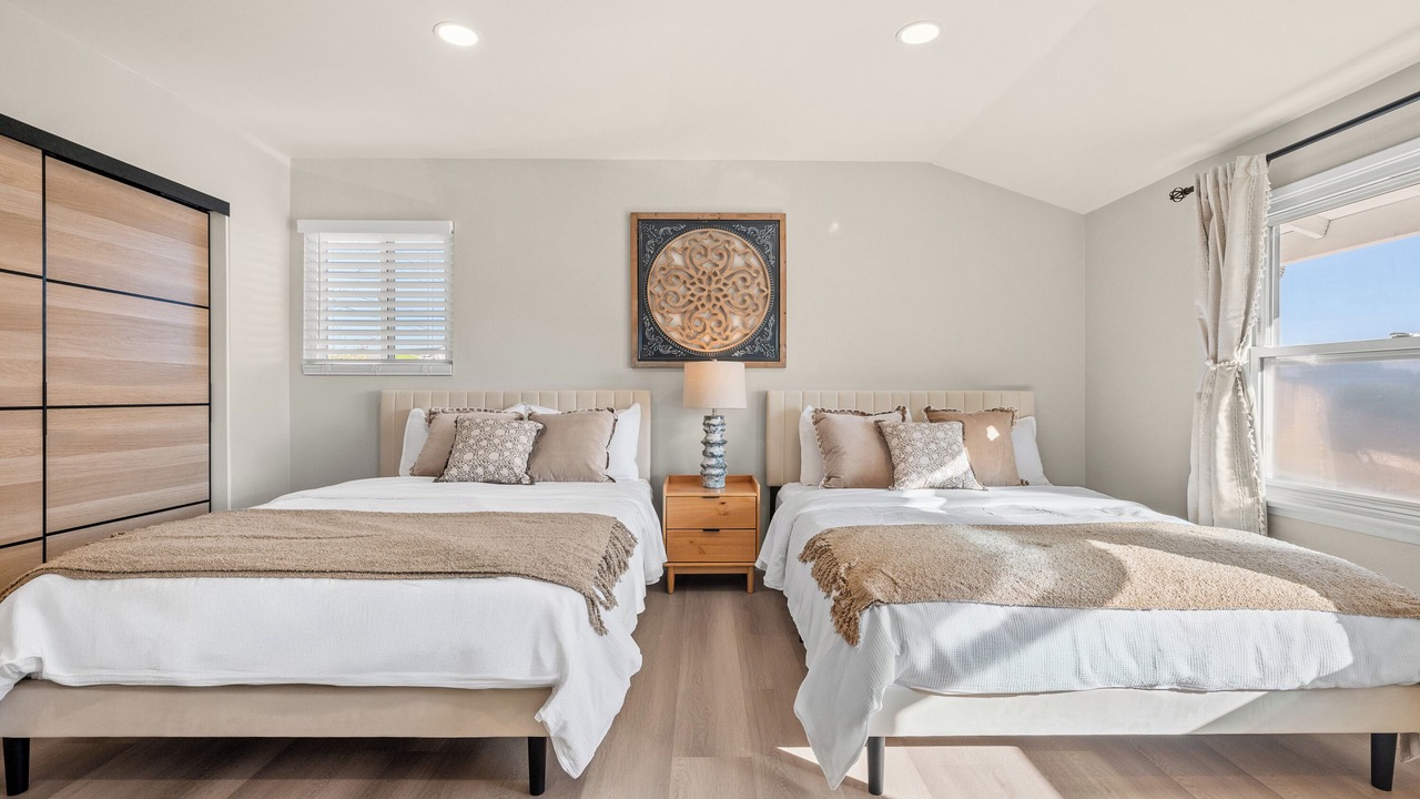 Photo of Bedroom in Lake Forest