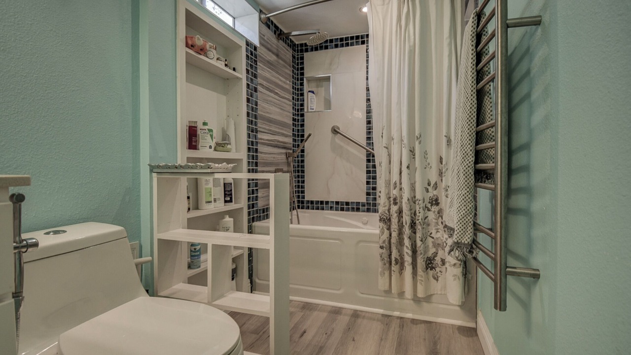 Photo of Bathroom in Westside Costa Mesa