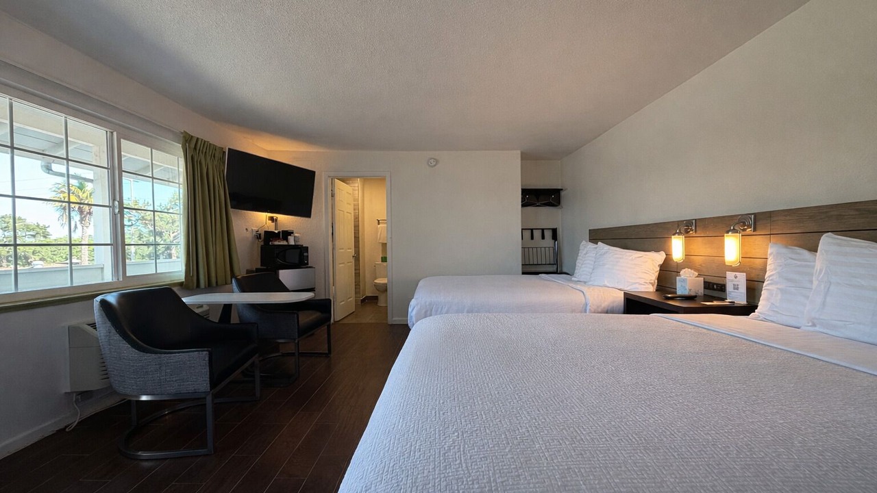 Photo of Bedroom in Munras Avenue