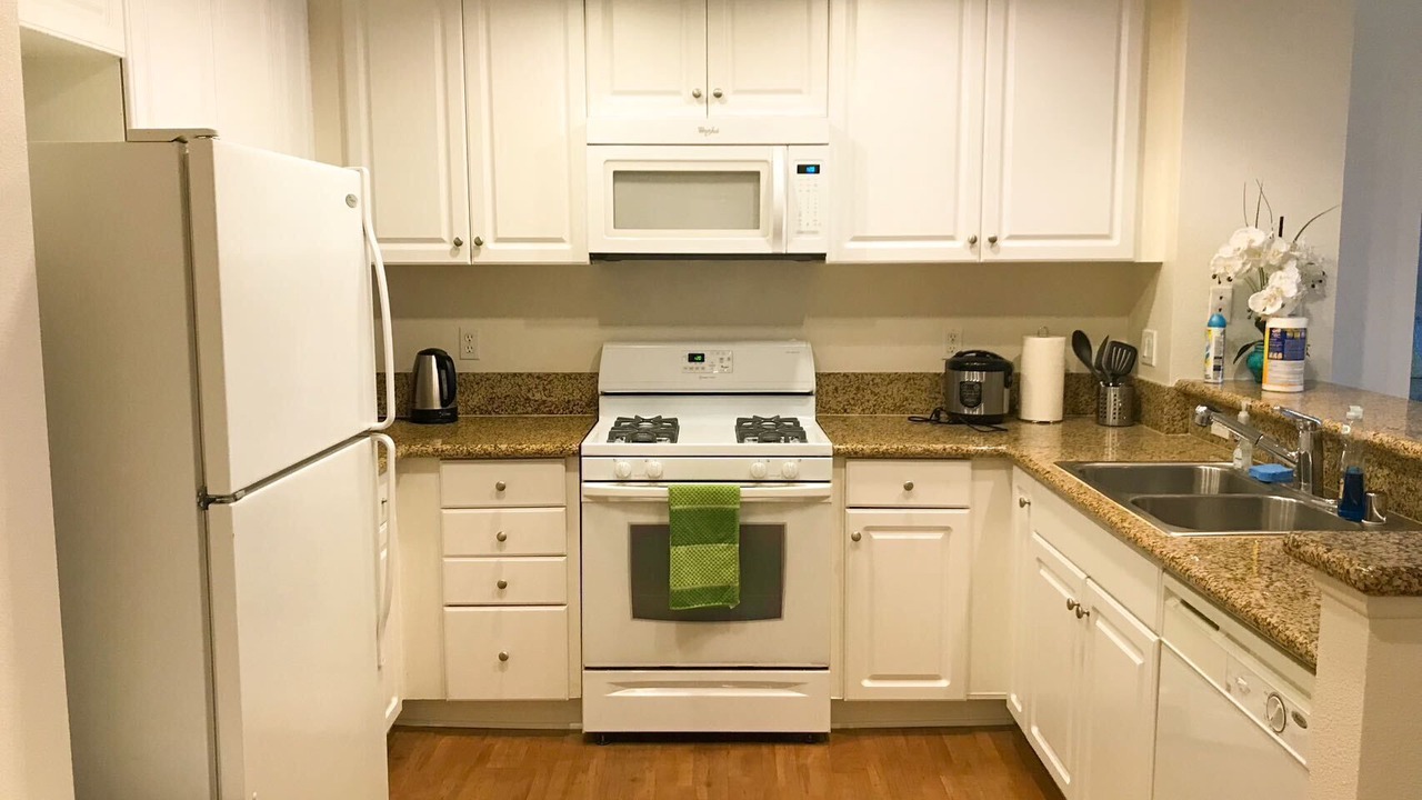 Photo of Kitchen in Irvine Research Center