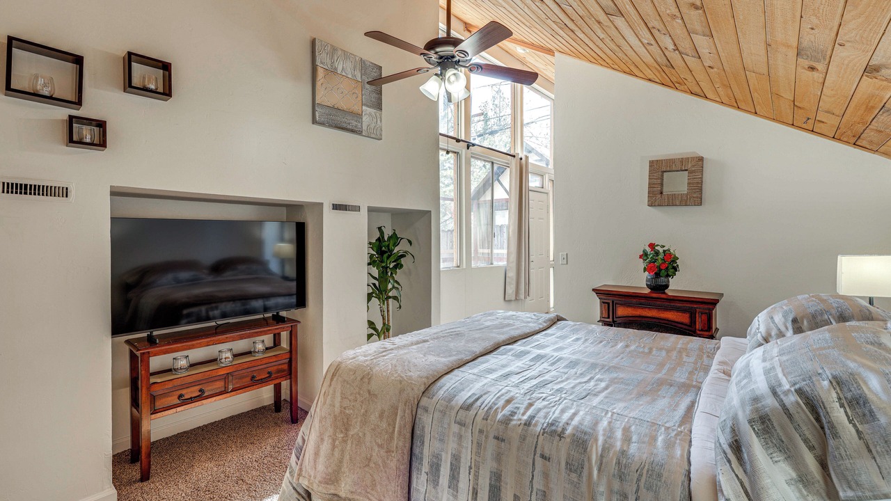 Photo of Bedroom in Wrightwood