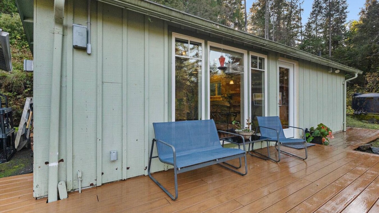 Photo of Patio Balcony in Crescent City