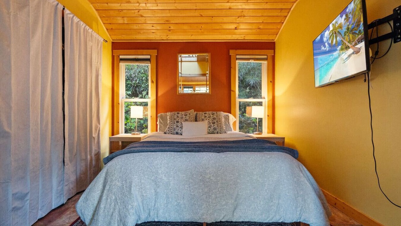 Photo of Bedroom in Crescent City