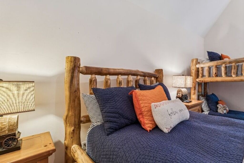 Photo of Bedroom in Blue Jay