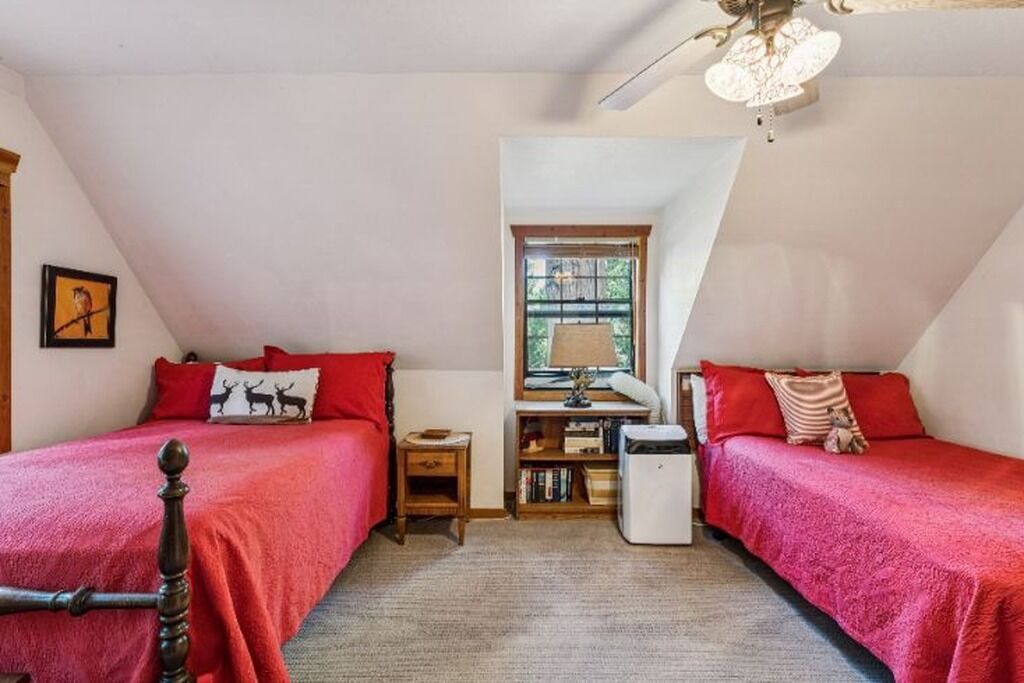 Photo of Bedroom in Blue Jay