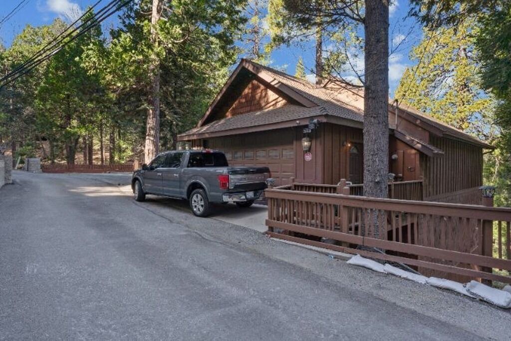 Photo of Outdoor in Blue Jay