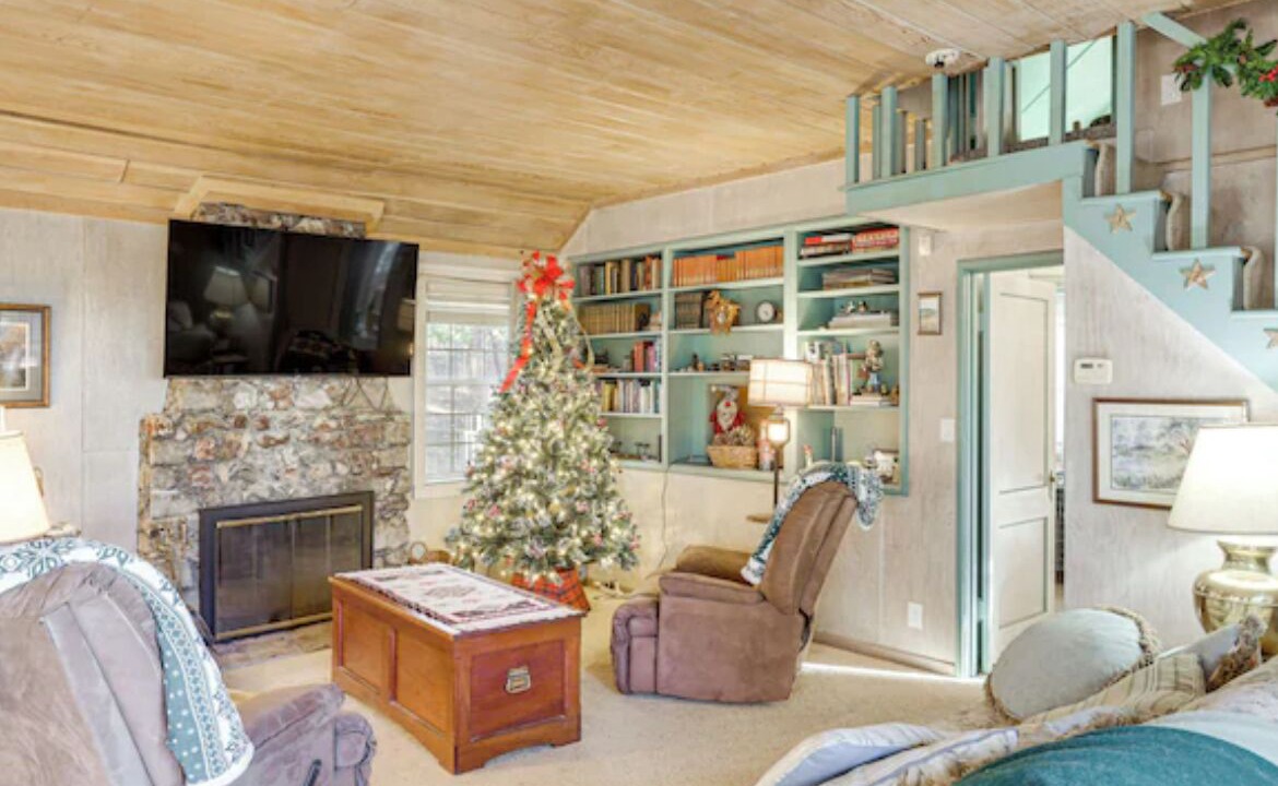 Photo of Livingroom in Twain Harte