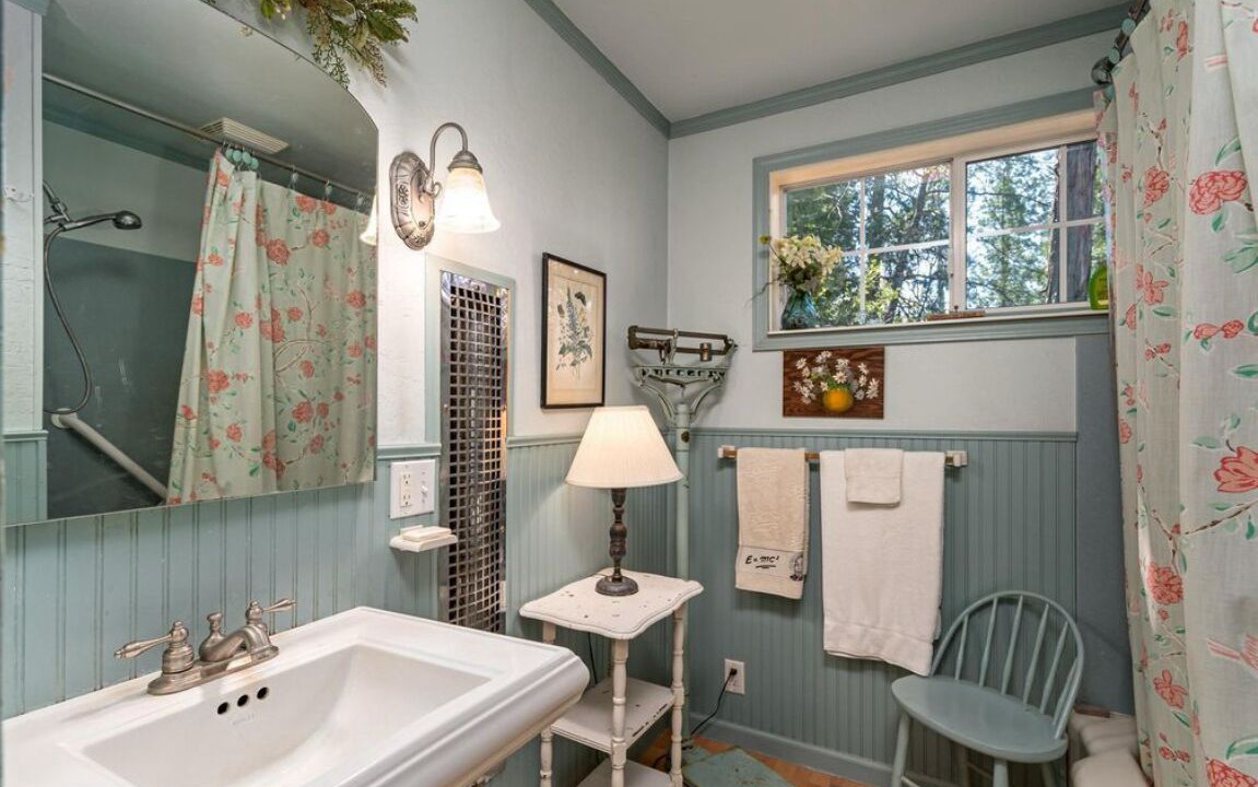 Photo of Bathroom in Twain Harte