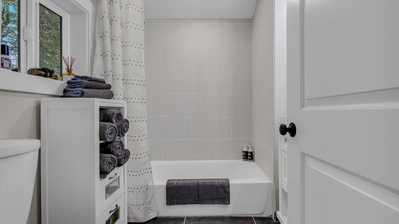 Photo of Bathroom in Zigzag