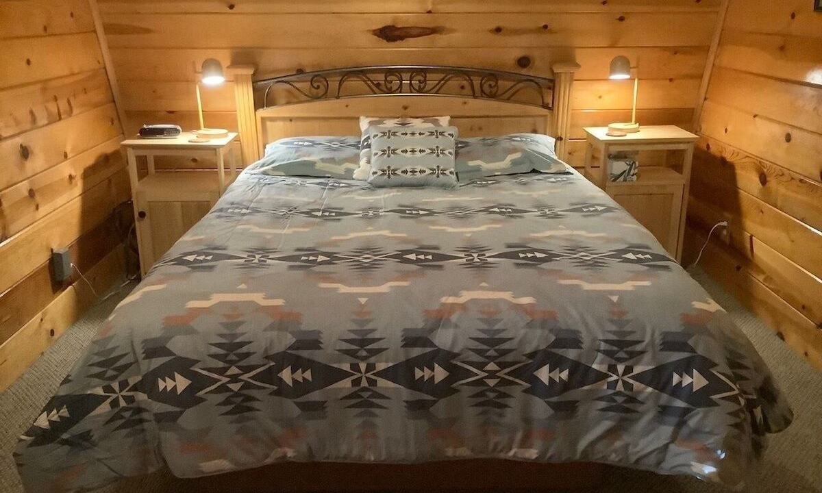 Photo of Bedroom in Pine Mountain Club