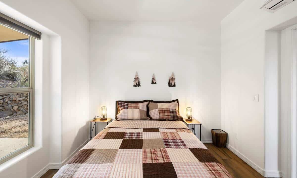 Photo of Bedroom in Lynx Mountain View Estates
