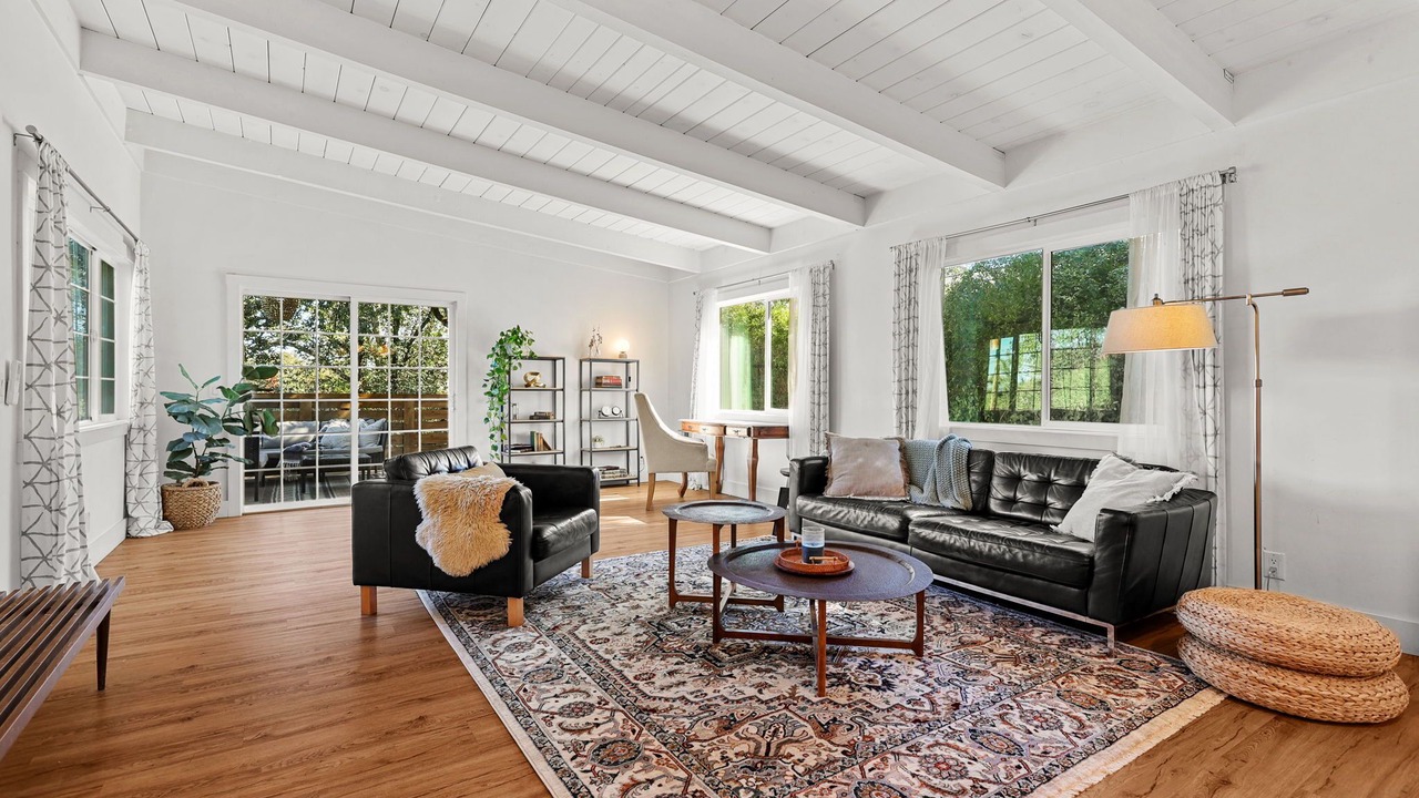 Photo of Livingroom in Redding