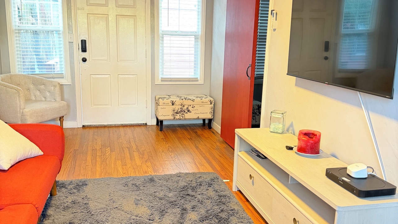 Photo of Livingroom in Little Italy