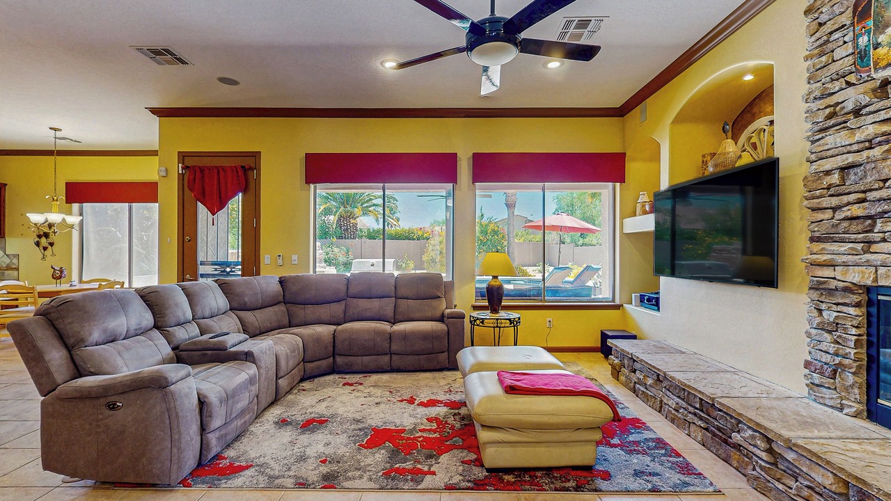 Photo of Livingroom in Palm Valley