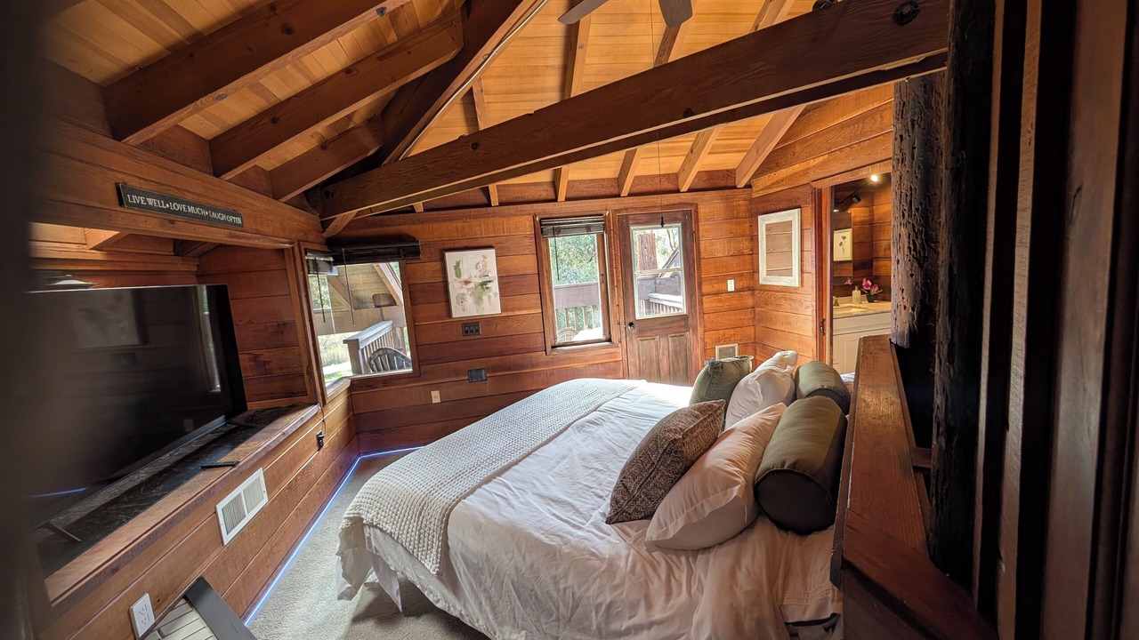 Photo of Bedroom in Valley Center