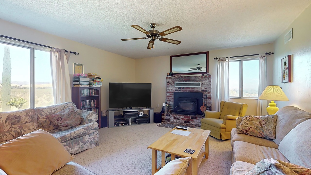 Photo of Livingroom in Yolo County