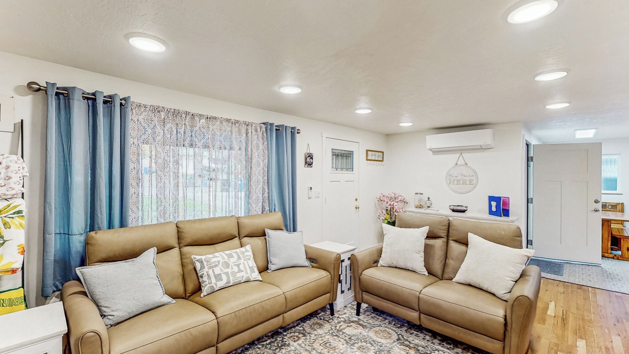 Photo of Livingroom in Southeast Eugene