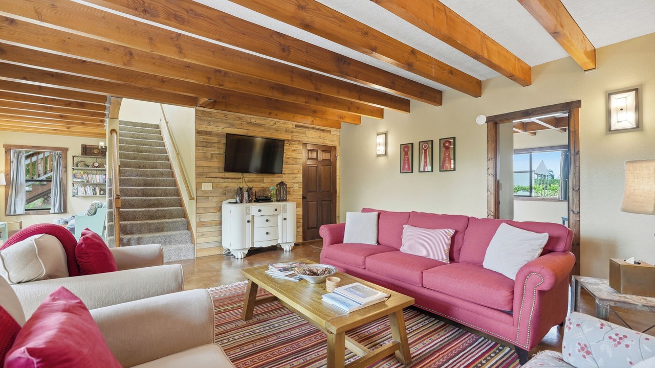 Photo of Livingroom in McMinnville