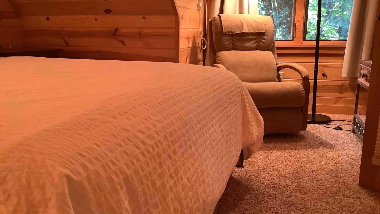 Photo of Bedroom in McKenzie Bridge