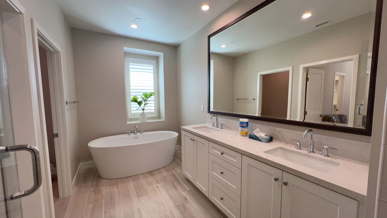 Photo of Bathroom in Portola Springs