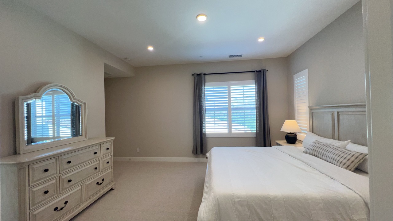 Photo of Bedroom in Portola Springs