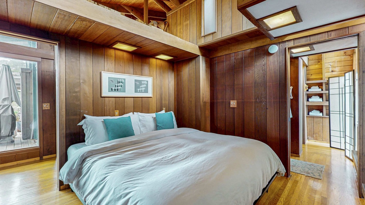 Photo of Bedroom in Elk