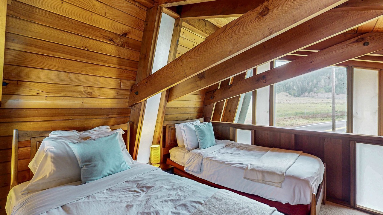 Photo of Bedroom in Elk