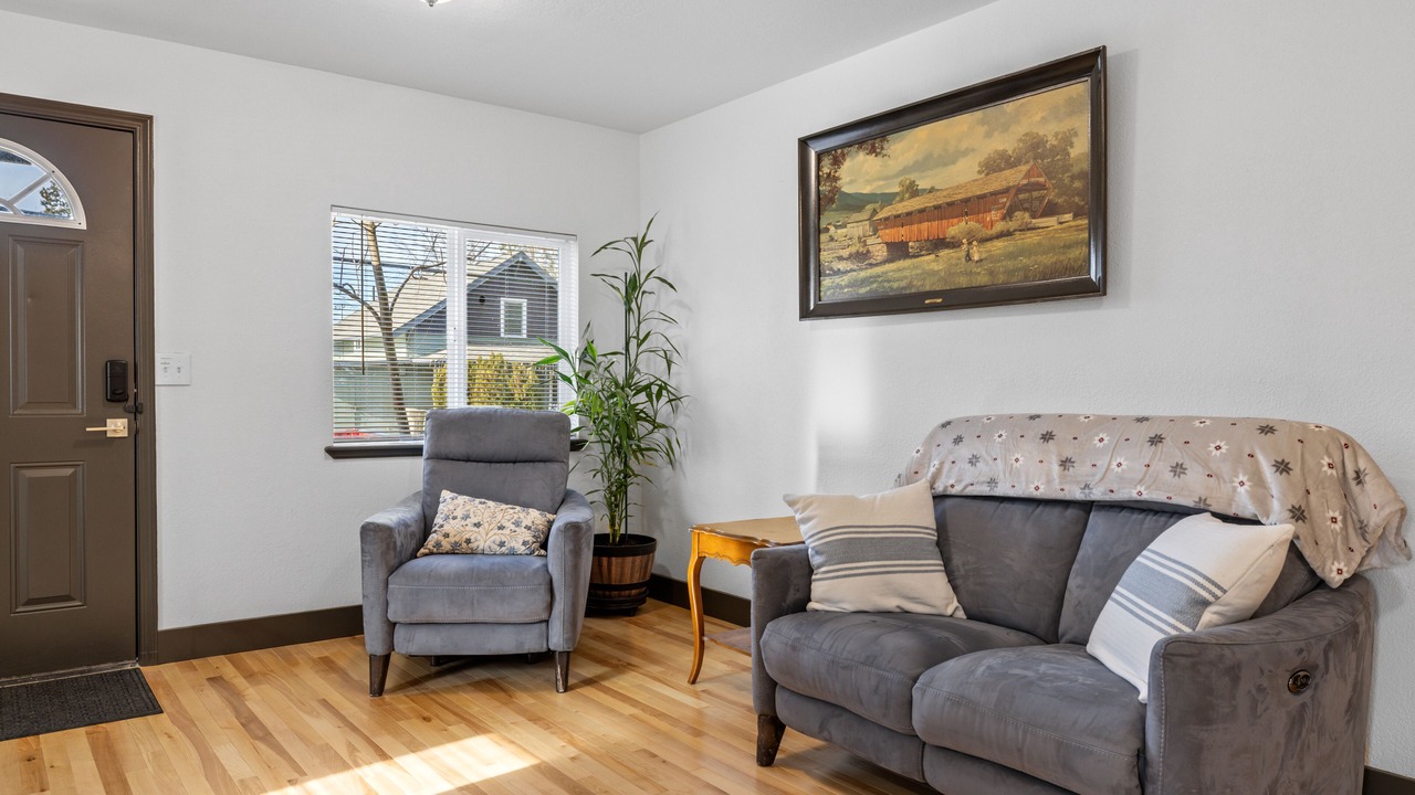 Photo of Livingroom in Grants Pass