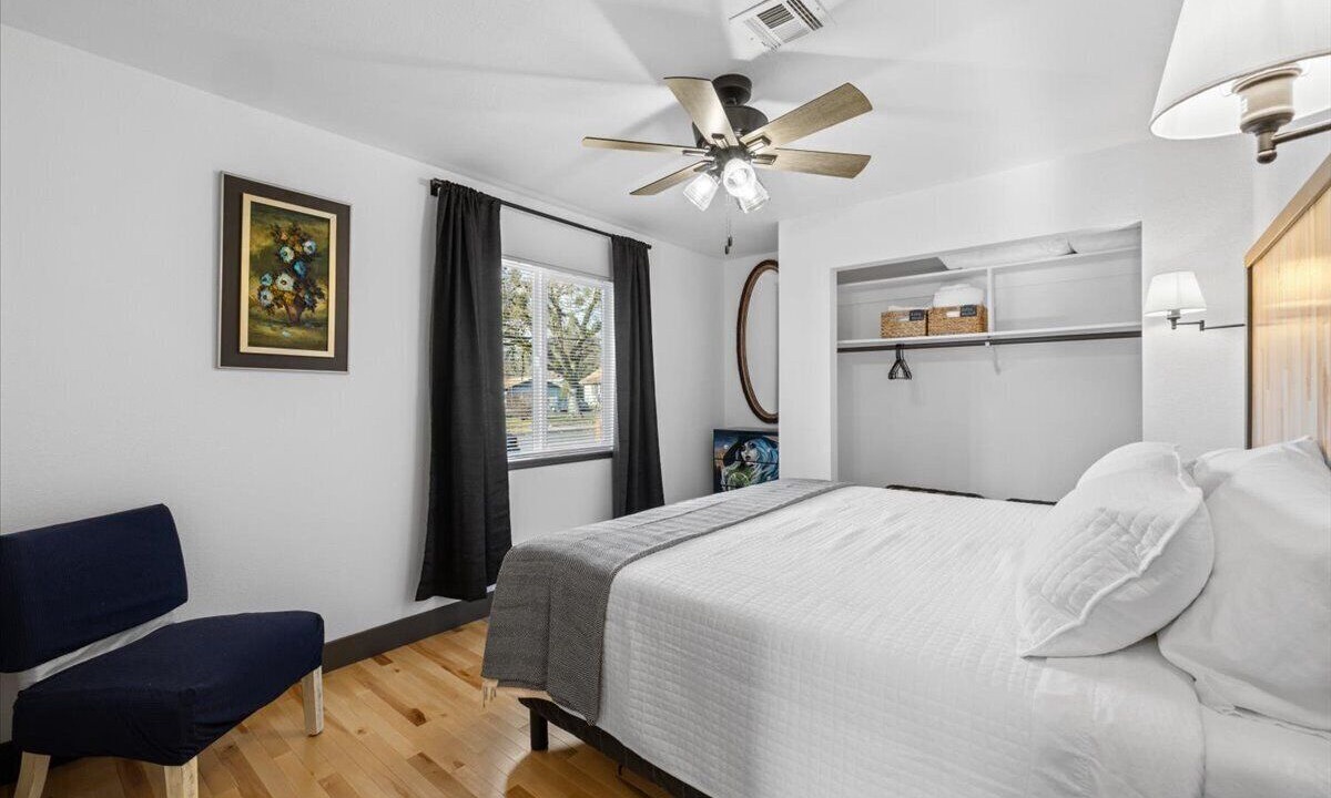 Photo of Bedroom in Grants Pass