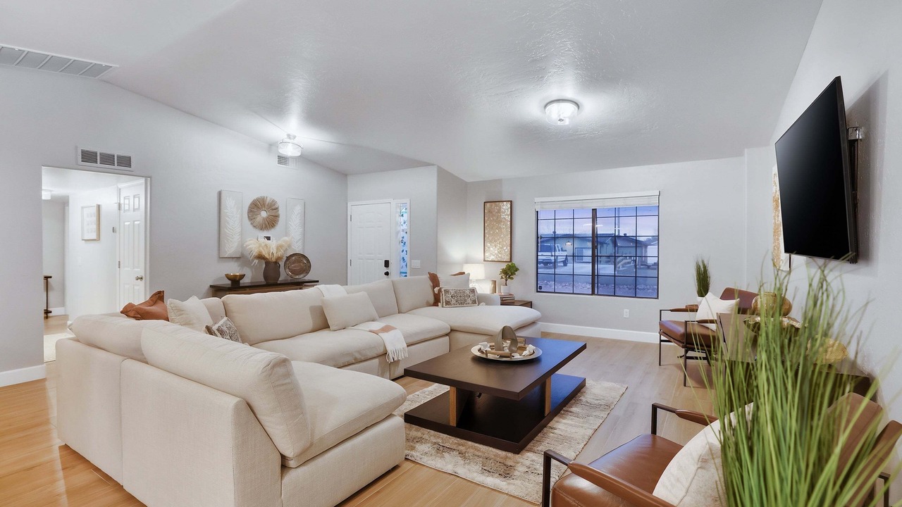 Photo of Livingroom in Prescott Valley Units