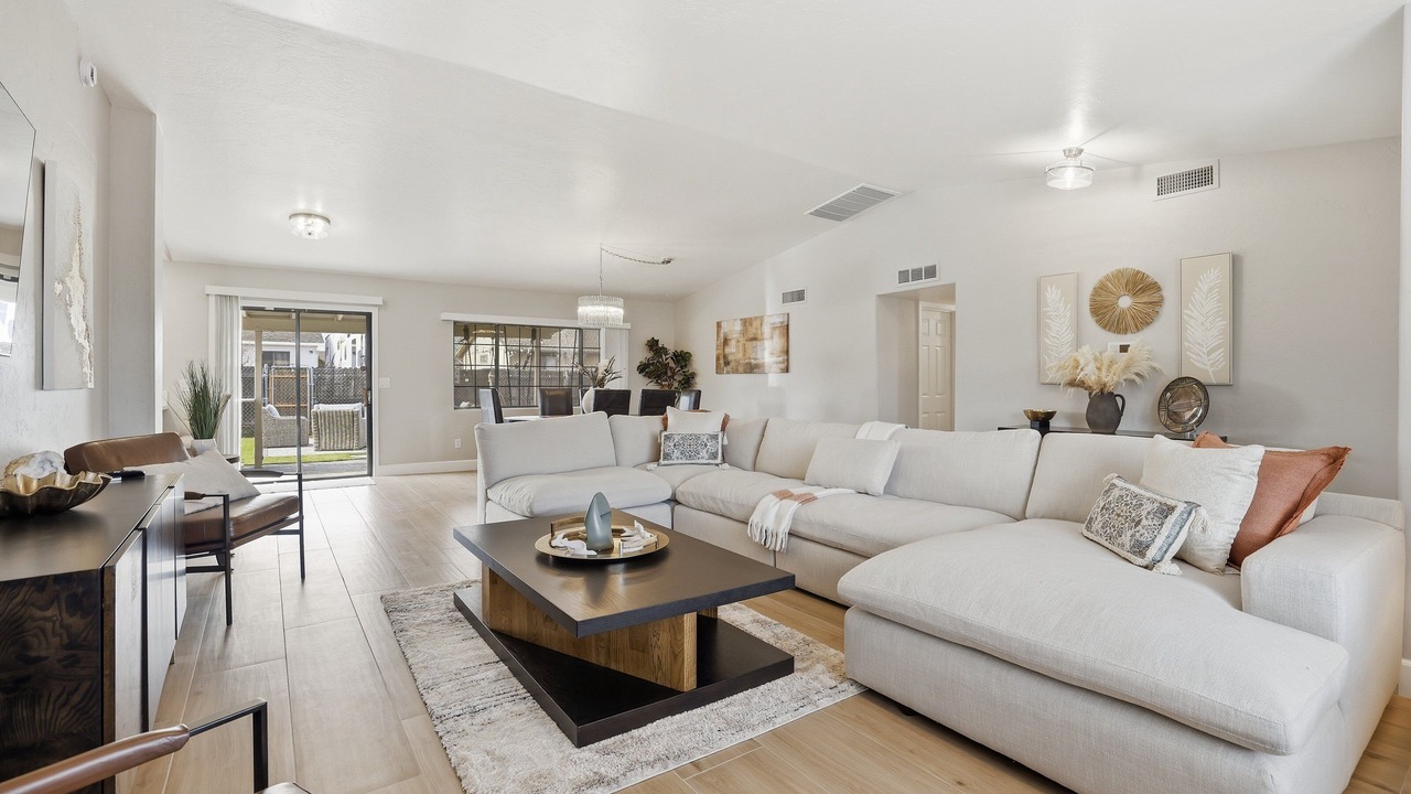 Photo of Livingroom in Prescott Valley Units