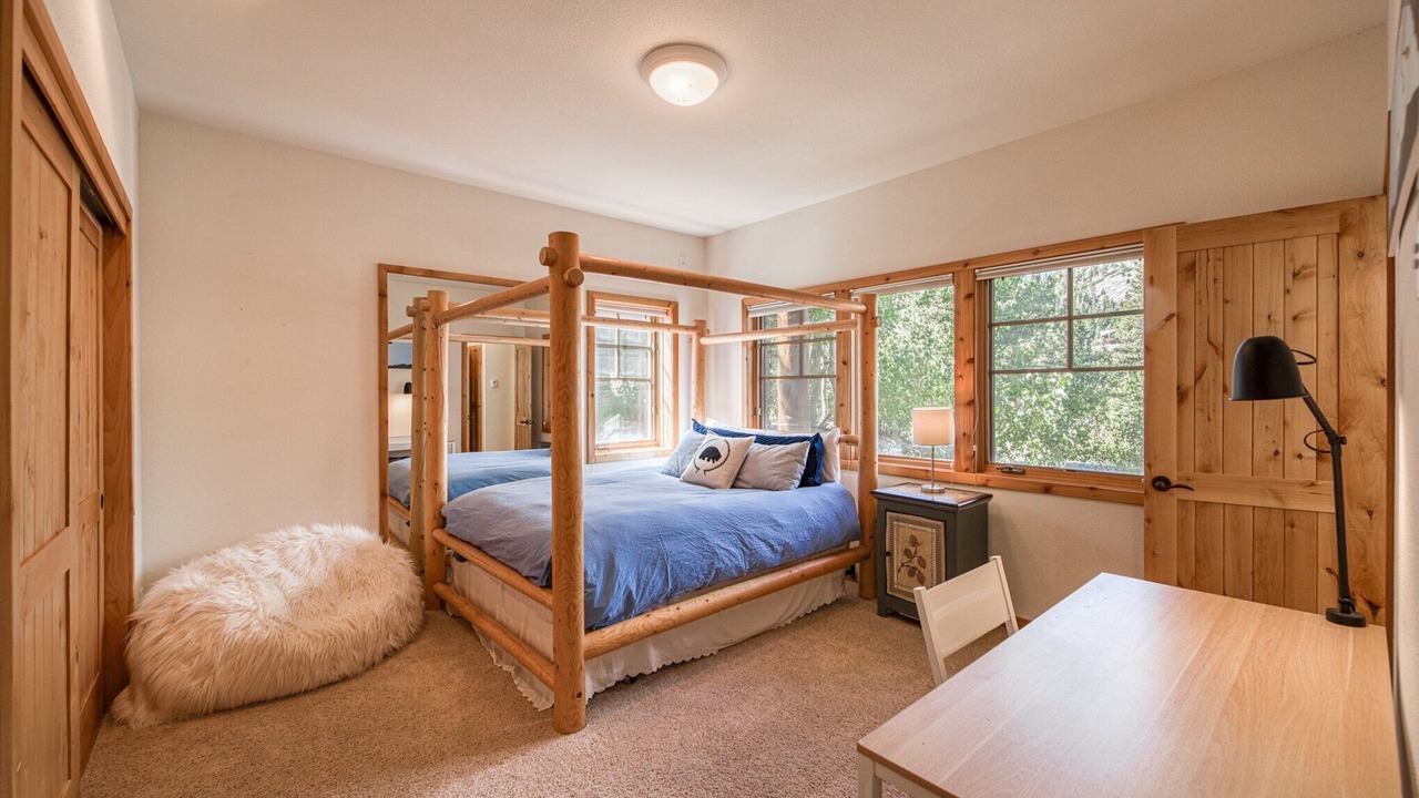 Photo of Bedroom in Alpine Meadows