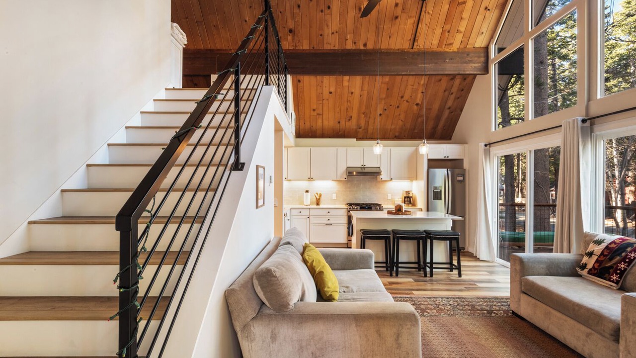 Photo of Livingroom in Tahoma