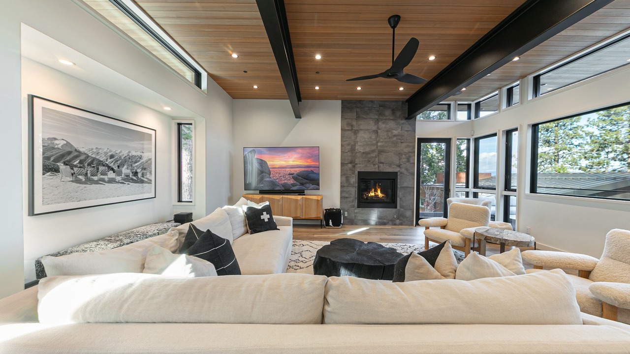Photo of Livingroom in Tahoma