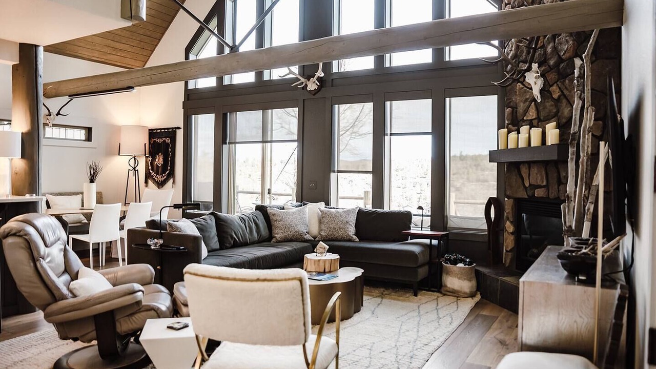 Photo of Livingroom in Klamath Falls