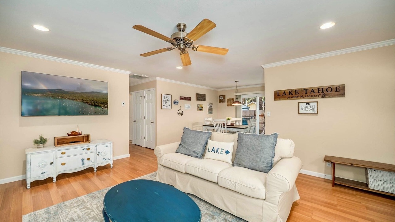 Photo of Livingroom in Al Tahoe