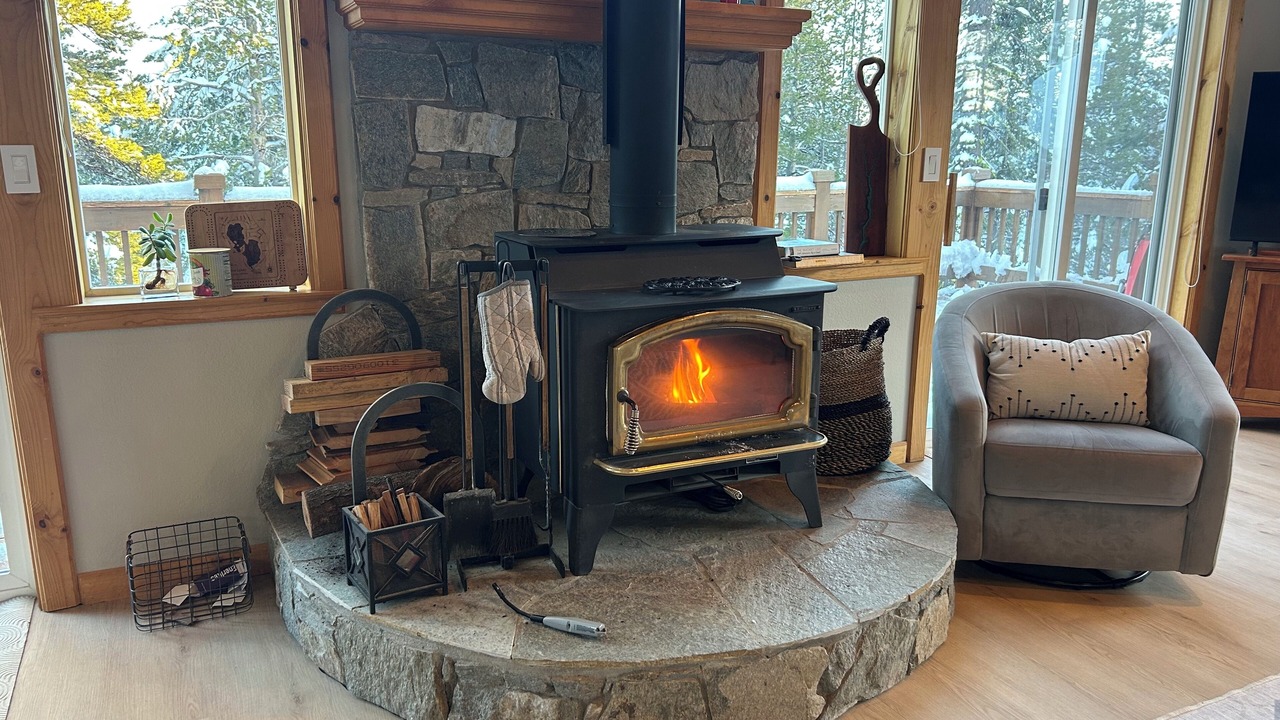 Photo of Livingroom in Serene Lakes