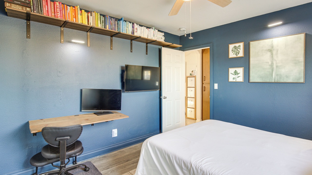 Photo of Bedroom in Mid-City