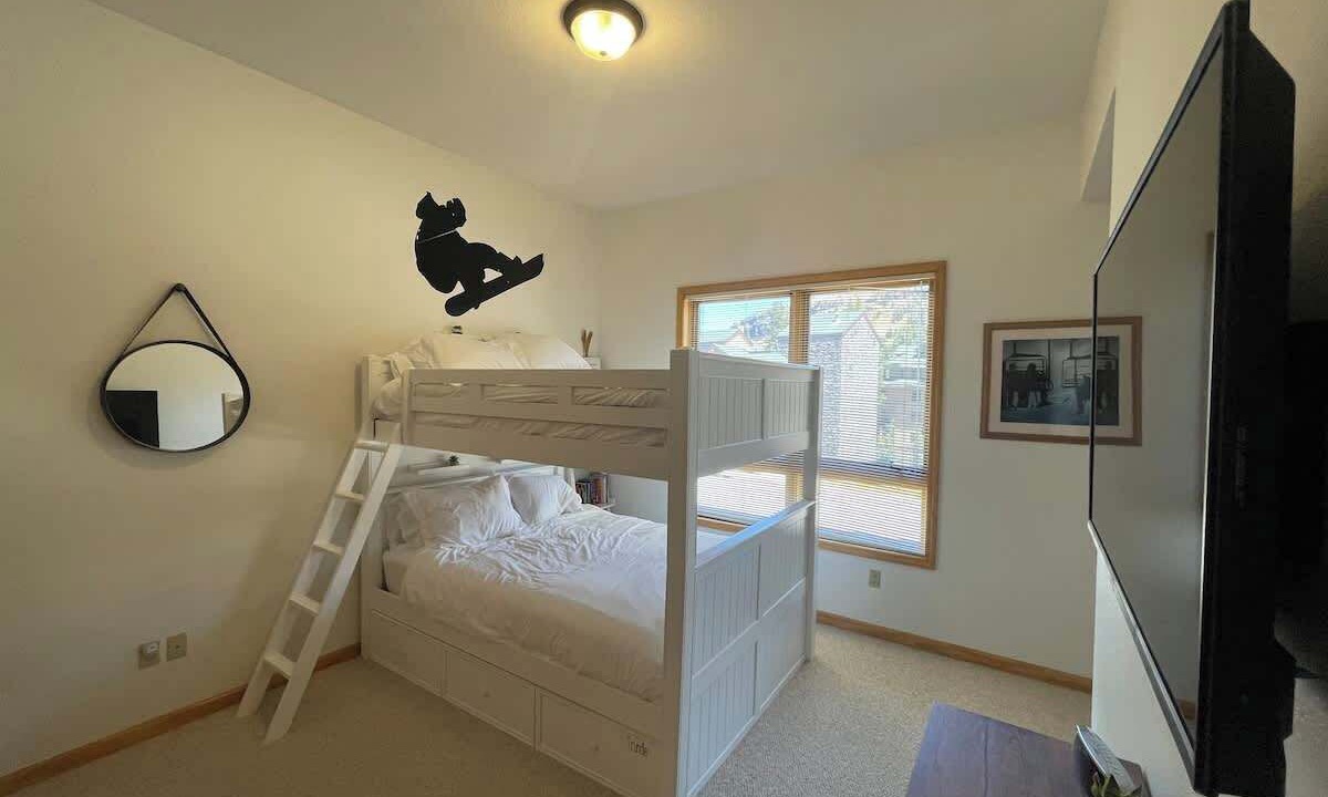 Photo of Bedroom in Kirkwood