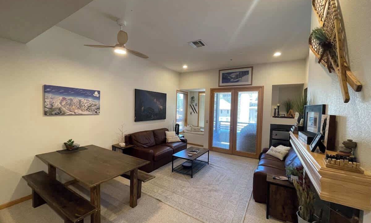 Photo of Livingroom in Kirkwood