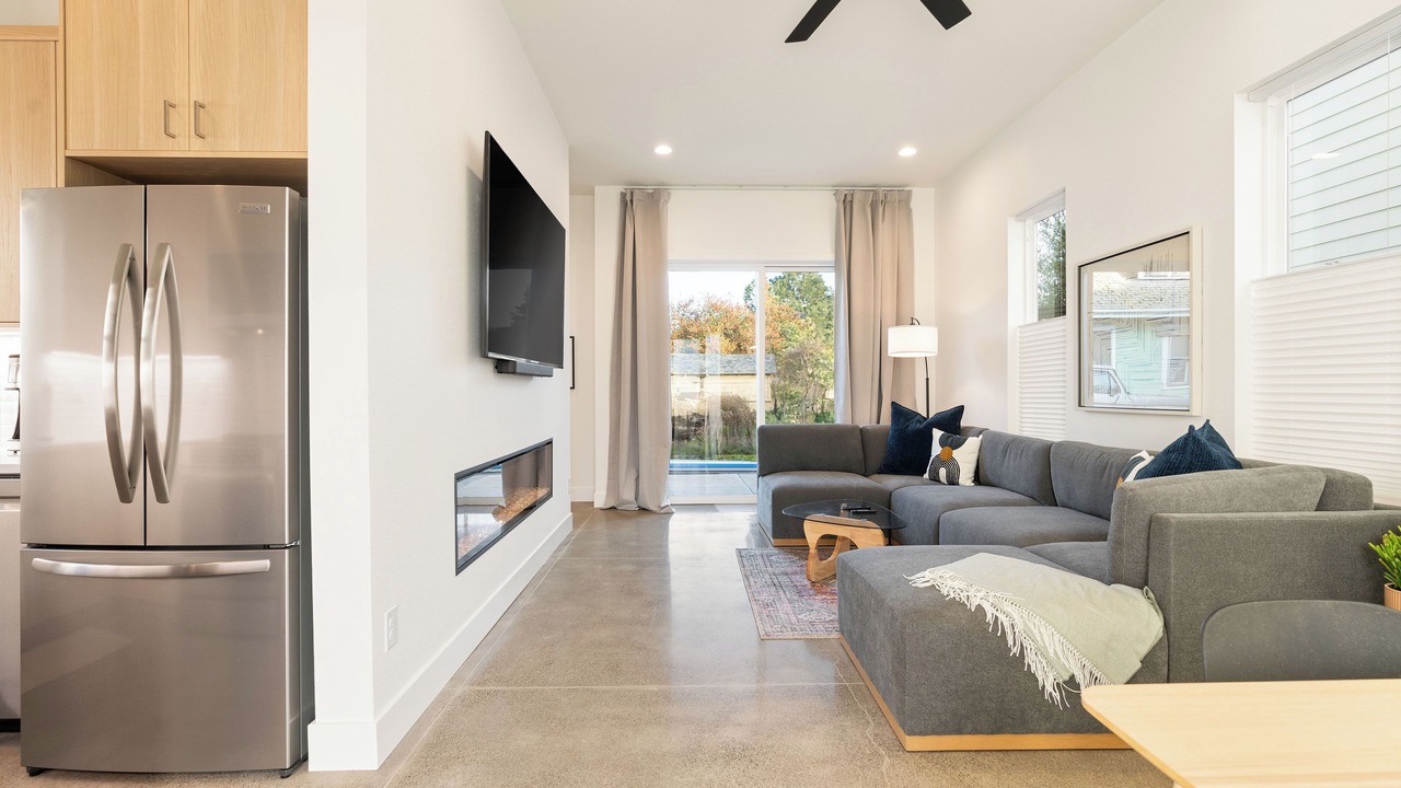 Photo of Livingroom in Sellwood-Moreland