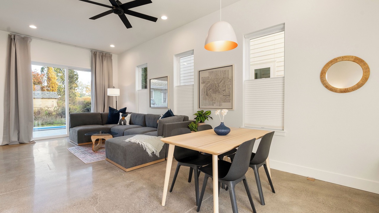 Photo of Livingroom in Sellwood-Moreland