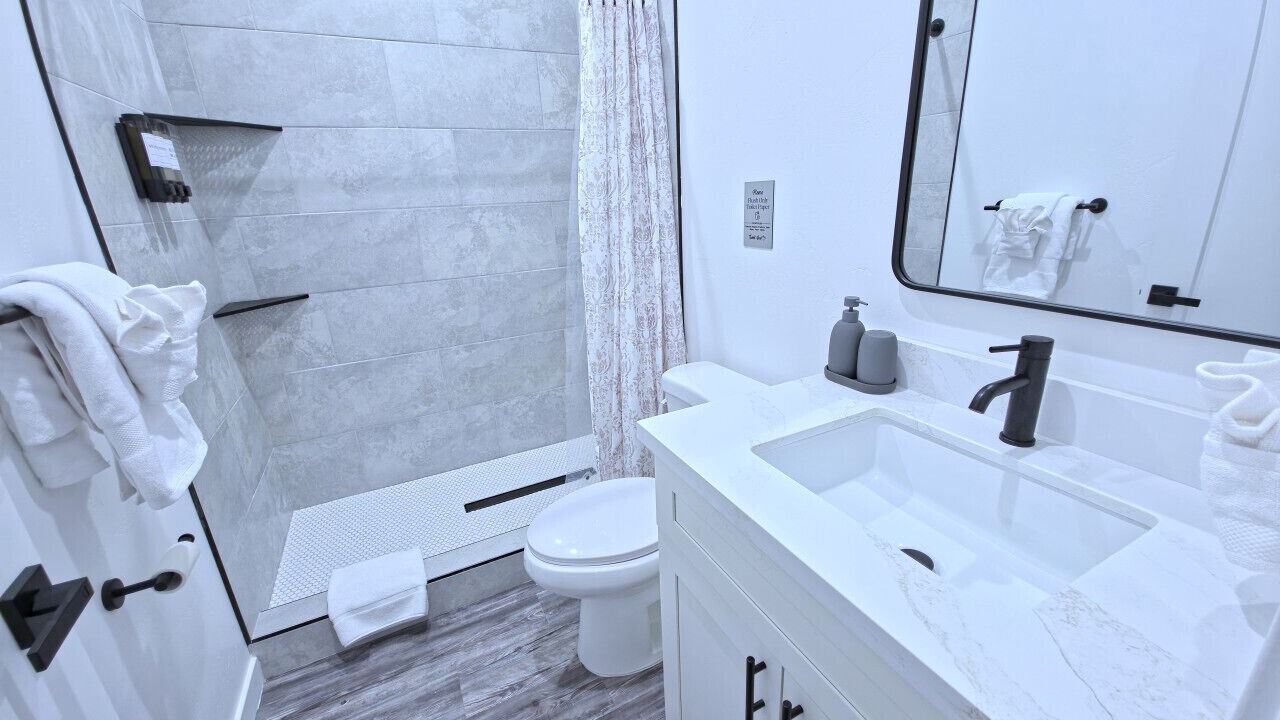 Photo of Bathroom in Greenehaven