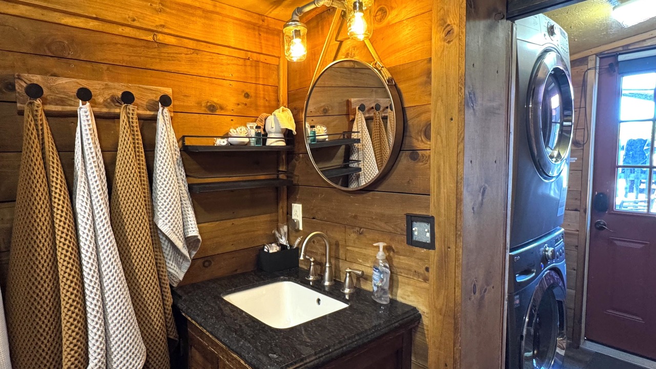 Photo of Bathroom in Page